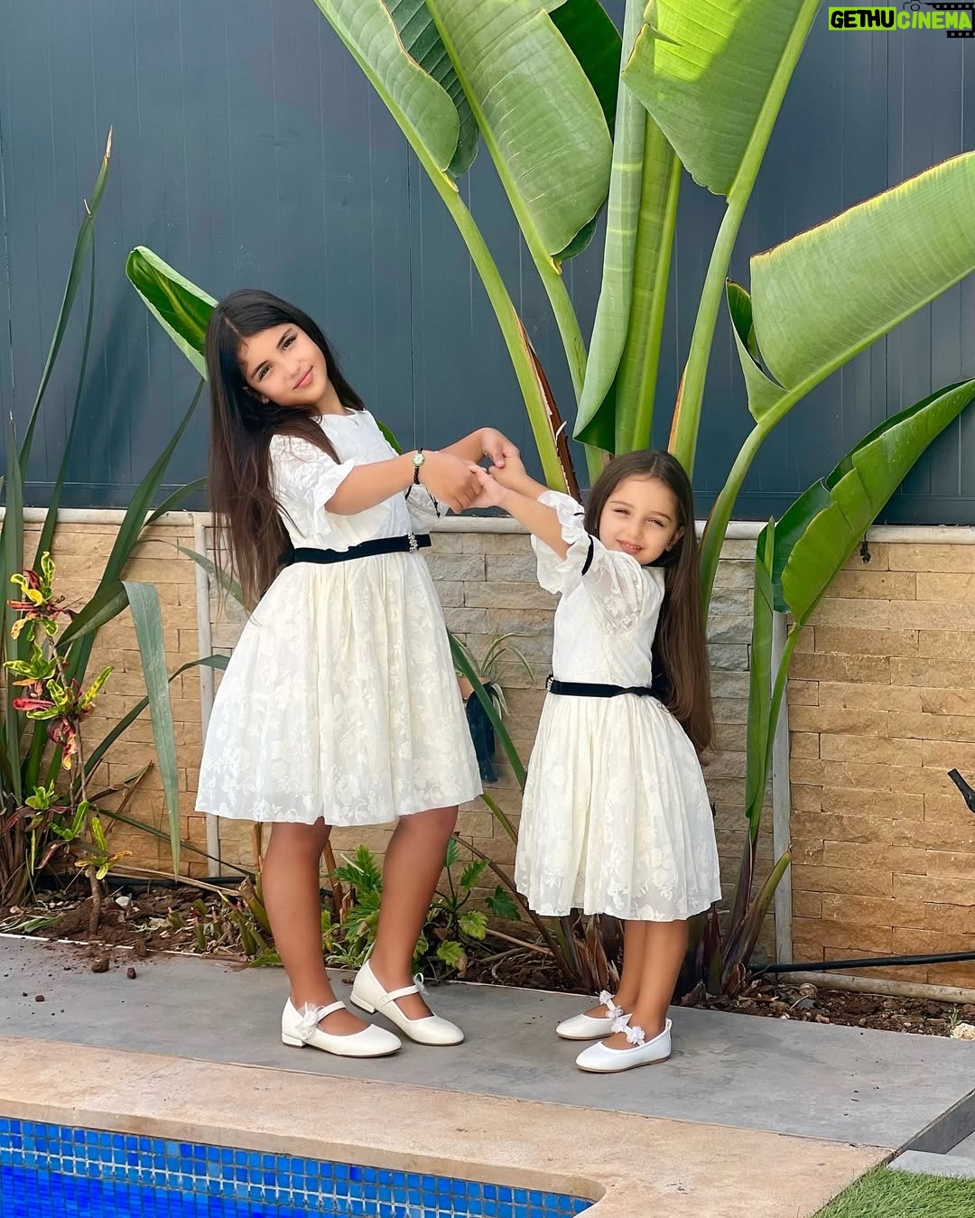 Dounia Batma - 120.6K Likes - Ų§ŲŁŁ ŲØŁŁŲŖŲ§ŲŖ Ł
Ų§ Ų“Ų§Ų” Ų§ŁŁŁ ā¤ļø
Robes : @marielle_kids.ma