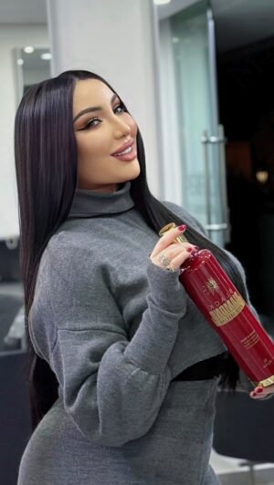 Dounia Batma Instagram - سلام حبايبي …❤️
.
صراحة  البنات راكم عارفين شعري كان شويه متضرر  لإنه مدة طويلة وقفت العناية اللازمة به بين كل فترة وفترة وكنت محتاجة بروتين لشعري وطبعا البرودوي الوحيد لي كنتيق فيهم الفرع  الأساسي للشركة المغربية  وفعلا حبييييييت النتيجة (للحوامل ،الأطفال ،الفروة الحساسة)❤️
. @blackdiamond.maroc 
وطبعا متوفر اصلي عند
 @perfectlookmarrakech 
@perfectlookcasablanca 
.
شكرا حبيبتي حبييييت  نتيجة شعري😍

 @hind_perfect_look
