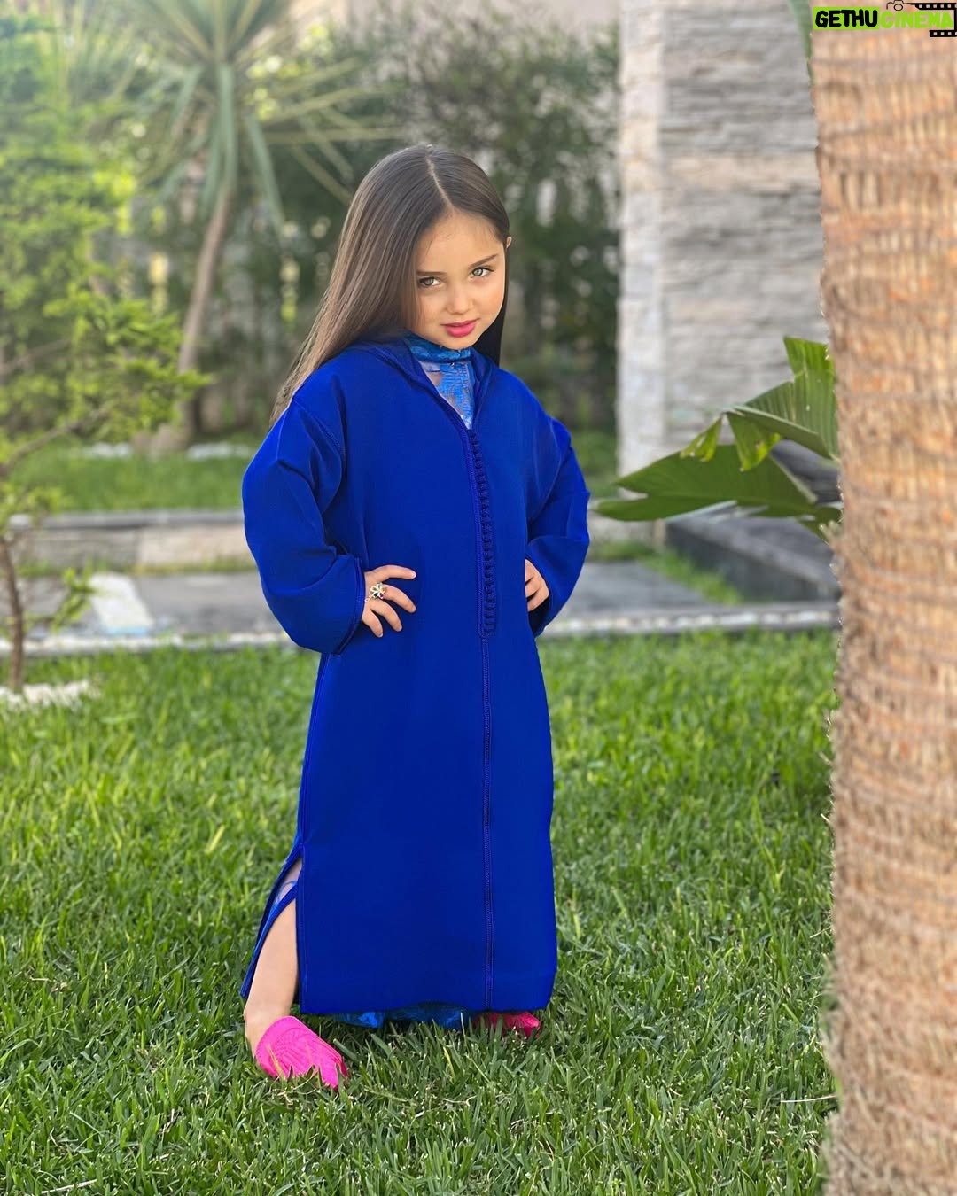 Dounia Batma - 320.6K Likes - ليلي كتبوسكم كاملين 🥰❤️ ما شاء الله
@gazal.lailarose.batma
@bouchraelmarzouqy