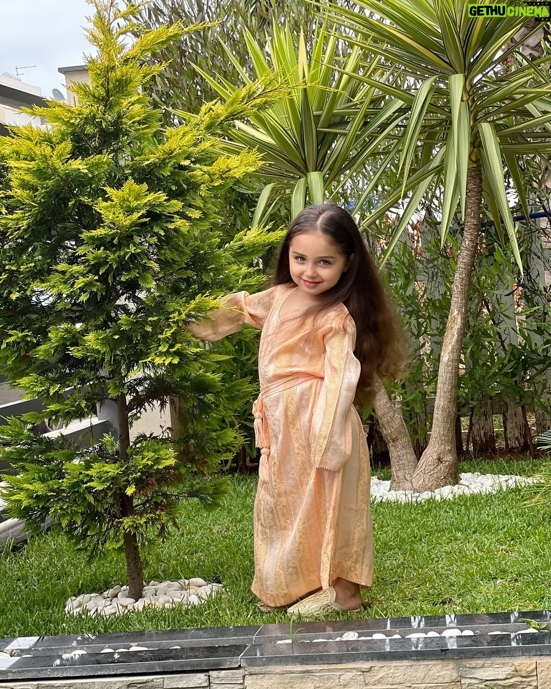 Dounia Batma - 157.3K Likes - كيف جاتكم الاطلالة 😍 ماشاء الله تبارك الله
قفيطين من ابداع @bouchraelmarzouqy