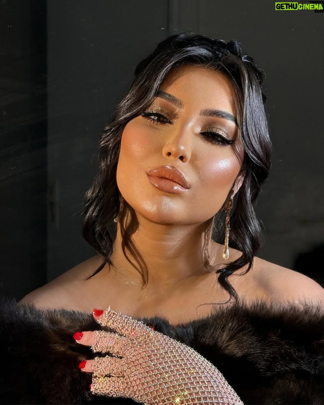 Dounia Batma - 173.4K Likes - سلام حبايبي ….🤎 #ماشاءالله #دنيا_بطمه
.
@souma__makeup
@asmaa.hairstyle
@negafa.soltana
@dr.rita.lips
@dr.bijarch_latifa