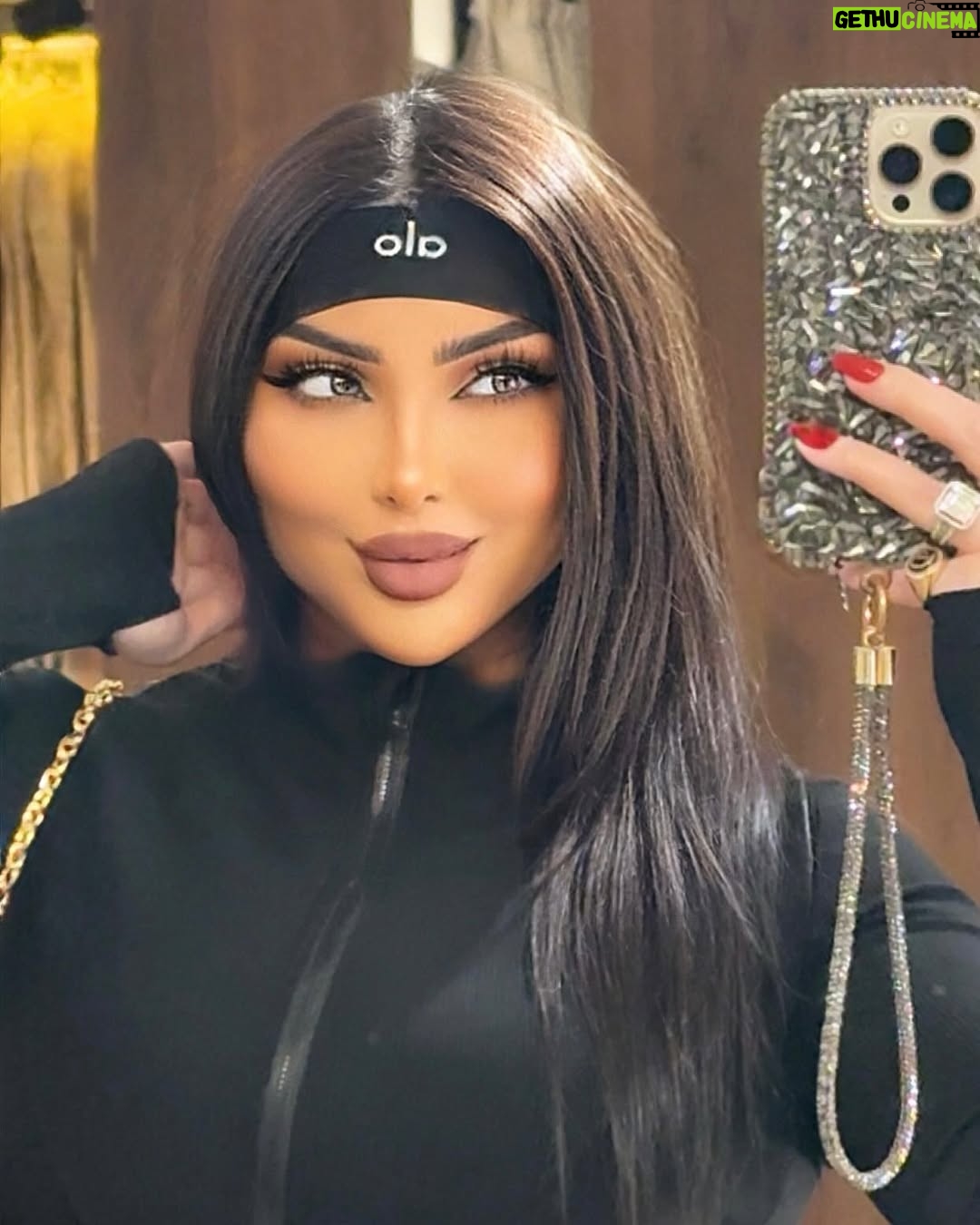 Dounia Batma - 157.4K Likes - Hello …🖤