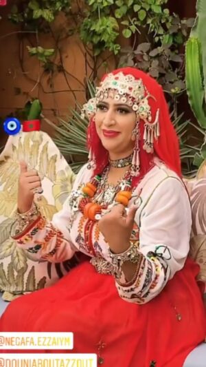 Dounia Boutazout Instagram - .
لبسة السوسية 😍♓