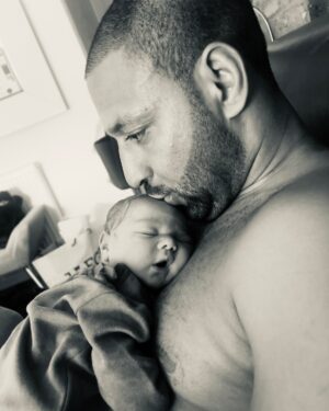 Ebanie Bridges Instagram - 20.02.2025 our prince arrived🥹🩵👑 Ezerra Ray Brook 
We are so inlove 🥰
@specialkellbrook 🫶🏼

Our little champ… First baby in boxing history to be born to two world champions 👀… (no pressure tho 😄🫶🏼) 

#BabyBrookBridges