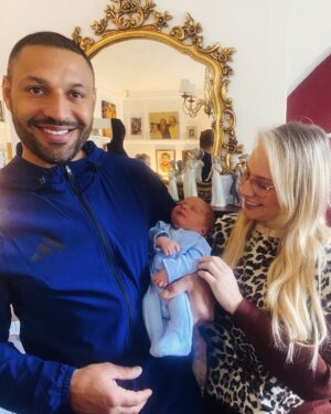Ebanie Bridges Instagram - 20.02.2025 our prince arrived🥹🩵👑 Ezerra Ray Brook 
We are so inlove 🥰
@specialkellbrook 🫶🏼

Our little champ… First baby in boxing history to be born to two world champions 👀… (no pressure tho 😄🫶🏼) 

#BabyBrookBridges