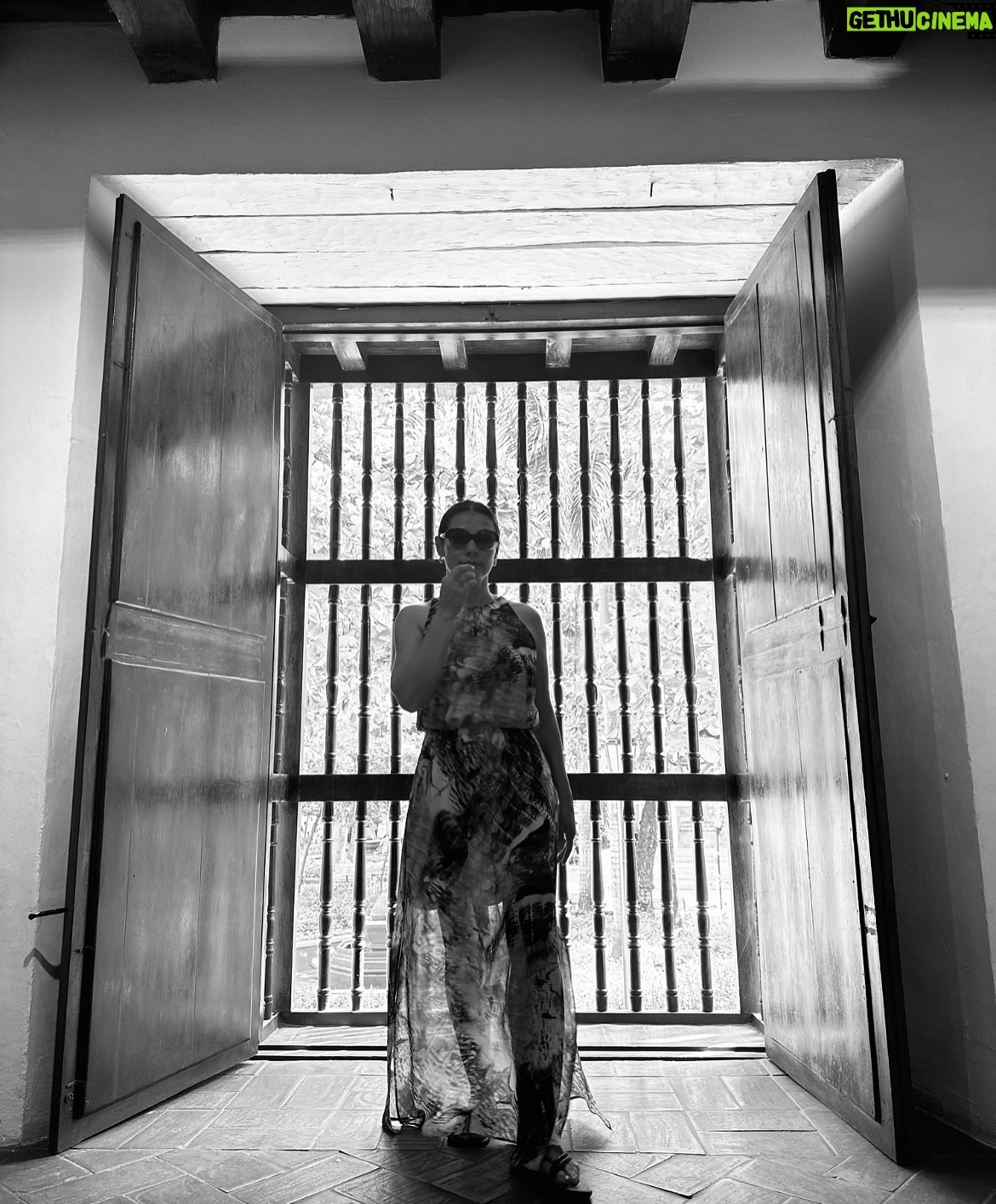 Eileen Moreno - 7.2K Likes - "Eres transparente cuando lo que aparentas es lo que eres. Y cuando vives tu vida de esa manera, experimentarĆ”s un estado de gratitud y alegrĆa elevada - tu estado natural del ser".
@ Dr Joe Dispenza