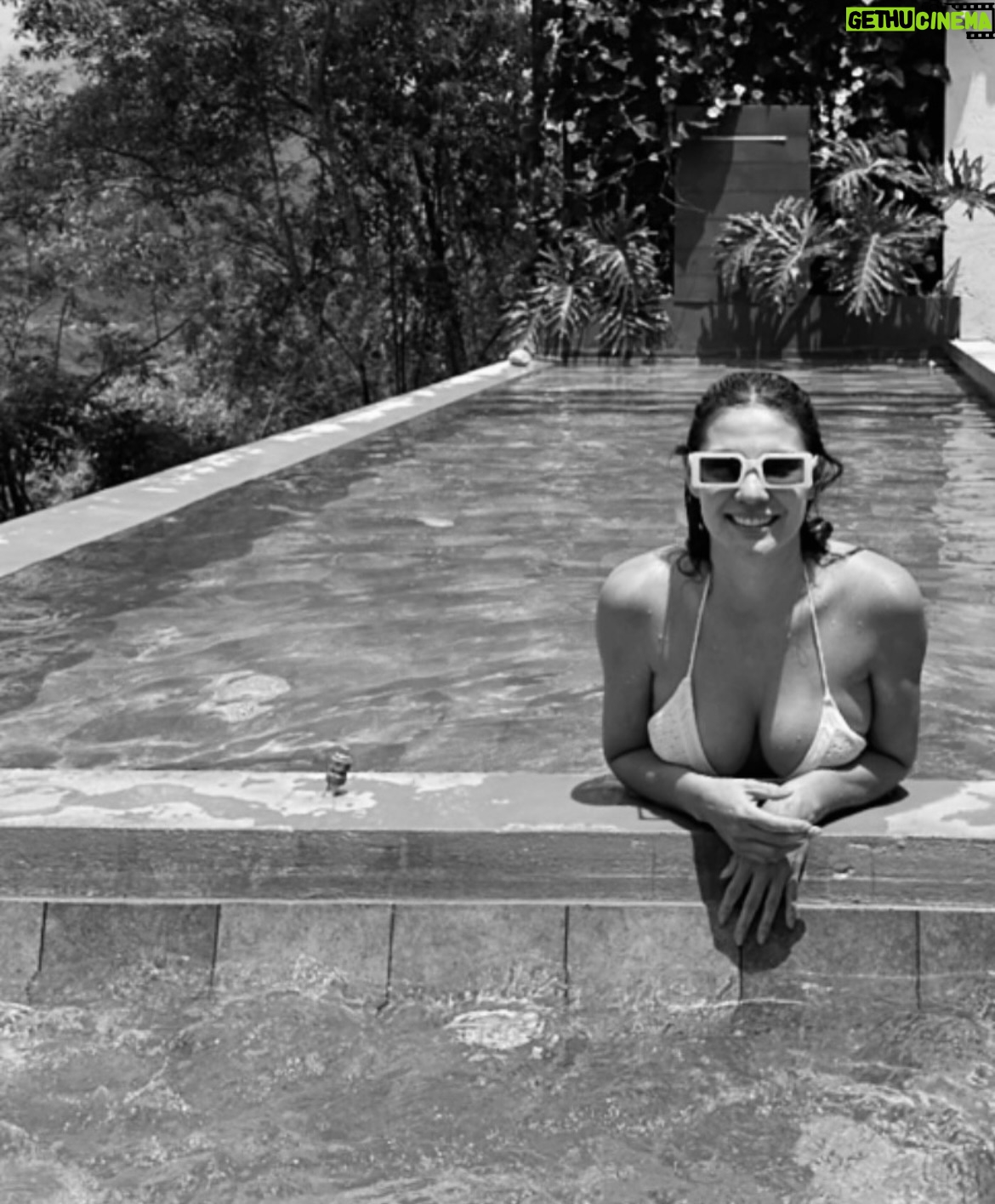 Eileen Moreno - 7.2K Likes - "Eres transparente cuando lo que aparentas es lo que eres. Y cuando vives tu vida de esa manera, experimentarĆ”s un estado de gratitud y alegrĆa elevada - tu estado natural del ser".
@ Dr Joe Dispenza