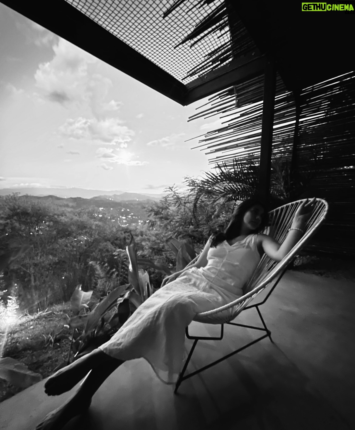 Eileen Moreno - 7.2K Likes - "Eres transparente cuando lo que aparentas es lo que eres. Y cuando vives tu vida de esa manera, experimentarĆ”s un estado de gratitud y alegrĆa elevada - tu estado natural del ser".
@ Dr Joe Dispenza