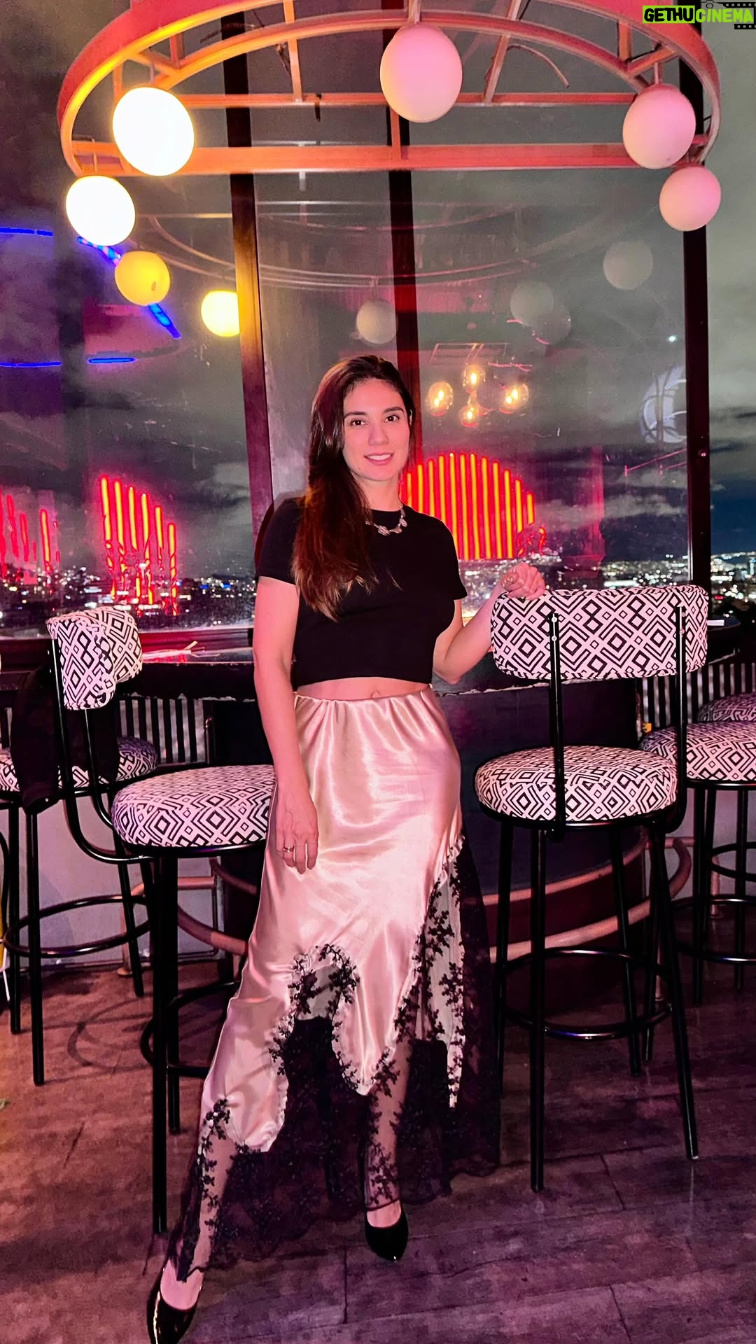 Eileen Moreno - 7.7K Likes - Por qué me lo merezco ☺️ para eso trabajo !