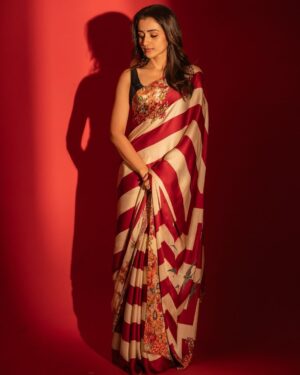 Eka Lakhani Instagram - Trish ♥️🤍

@trishakrishnan for #ThugLife promotions

Saree @houseofthreestudio
Jewellery @grtjewellers 

#StyledByEka
Style team - @malinikarthikeyan @harshene.ravichandar @about.isha @team___e 
Hair - @rohini_hairstylist
Makeup - @uspawar3 
Shot by @gobeatroute @cyril_eanastein

Trisha Managed by @akshitha.subramanian @southbay.talent 

@madrastalkies @rkfioffl

#jinguchaa #thuglifefromjune5 #trishakrishnan