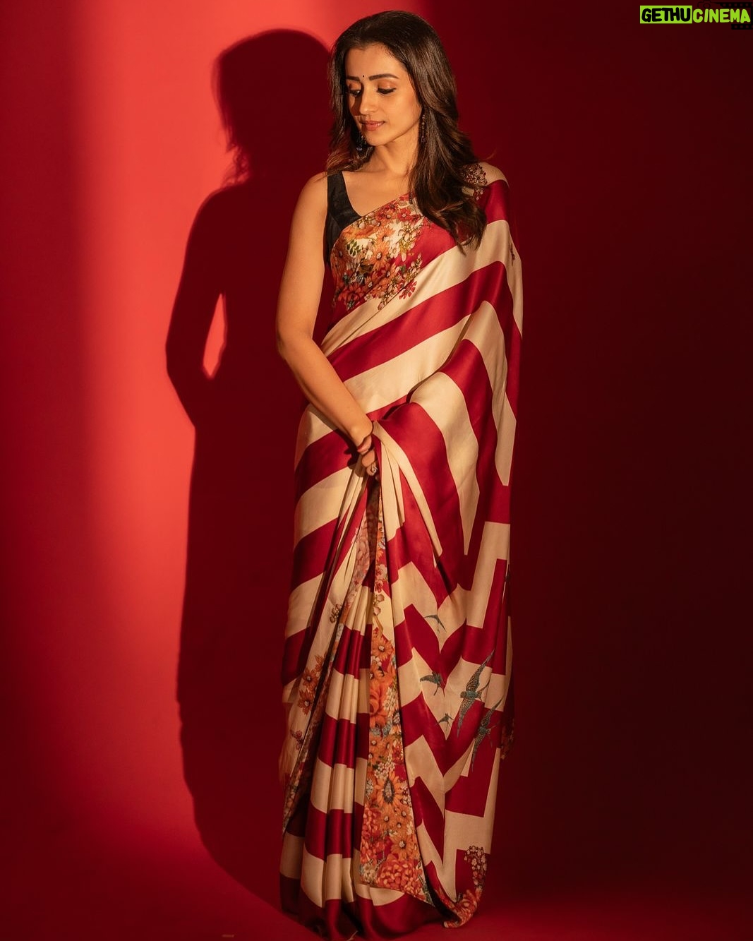 Eka Lakhani - 46.8K Likes - Trish ♥️🤍
@trishakrishnan for #ThugLife promotions
Saree @houseofthreestudio
Jewellery @grtjewellers
#StyledByEka
Style team - @malinikarthikeyan @harshene.ravichandar @about.isha @team___e
Hair - @rohini_hairstylist
Makeup - @uspawar3
Shot by @gobeatroute @cyril_eanastein
Trisha Managed by @akshitha.subramanian @southbay.talent
@madrastalkies @rkfioffl
#jinguchaa #thuglifefromjune5 #trishakrishnan
