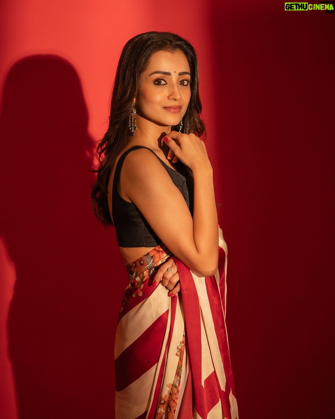 Eka Lakhani - 46.8K Likes - Trish ♥️🤍
@trishakrishnan for #ThugLife promotions
Saree @houseofthreestudio
Jewellery @grtjewellers
#StyledByEka
Style team - @malinikarthikeyan @harshene.ravichandar @about.isha @team___e
Hair - @rohini_hairstylist
Makeup - @uspawar3
Shot by @gobeatroute @cyril_eanastein
Trisha Managed by @akshitha.subramanian @southbay.talent
@madrastalkies @rkfioffl
#jinguchaa #thuglifefromjune5 #trishakrishnan