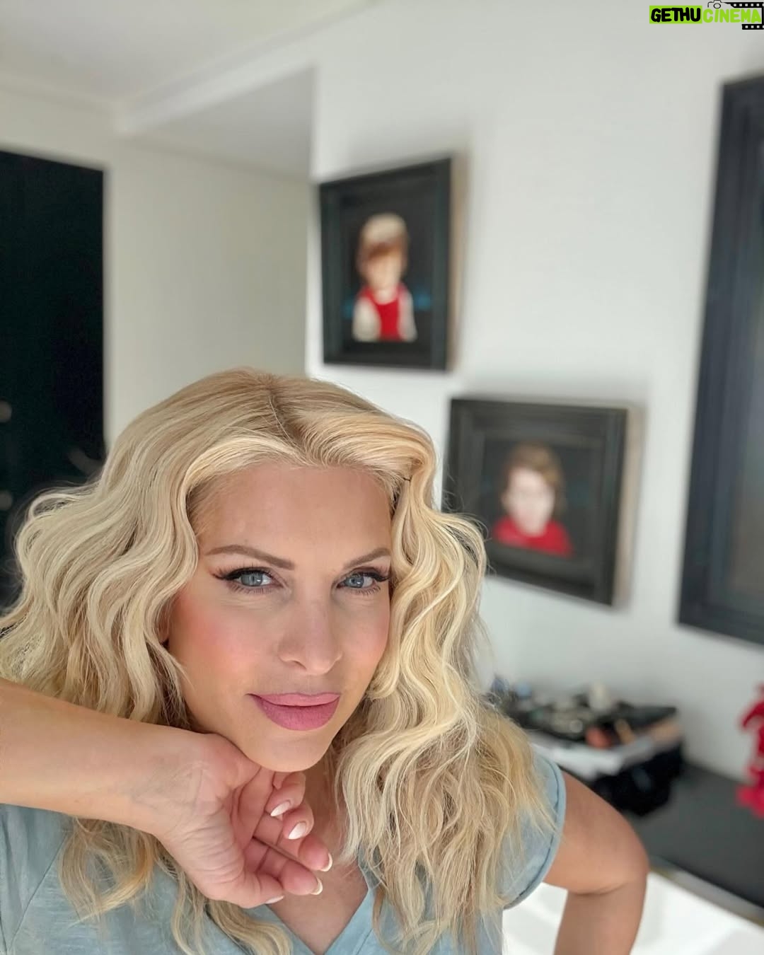 Eleni Menegaki - 42.3K Likes - Με τέτοιο καιρό σπίτι δεν κάθεσαι … #eleni