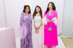 Elham Al Fadalah Instagram - مقتطفات من حفل تدشين عطر الجميلة جورجينا بالتعاون مع لافيرن @laverneksa 

Thank you @georginagio for your invitation! It was a pleasure to meet you 💕

وفرصة جميلة جمعتني بأم حمود و د. خلود وريم عبدالله استانست بشوفتكم وايد 
@nohastyleicon @dr_kholodiii @reemtv1 

وشكراً للمصورة الجميلة امتثال ال مكتوم على الصور الحلوة مثلج @emtithal_almaktoum2 

بدلتي من براند @bronxandbanco خذيتها من محل @incanto_boutique 

وتسريحة شعري مع اللي ما استغني عنها بكل مناسباتي بالرياض جيسي @jessyhairstyle