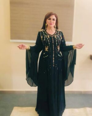 Elham Shahein Instagram - أزياء #إعتماد_الهوارى 
من shalky (قاسم القاسم ) .
 ستايليست إيناس شاهين.
#إعتماد_الهواري
#مسلسل_سيد_الناس
إلهام شاهين - Elham Shahin  @shalkyqq
