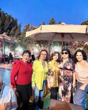 Elham Shahein Instagram - شم النسيم واللمه الحلوه و أجمل صحبه .. و شرفتنا بالحضور  صديقتى الغاليه النجمه الجميلة سولاف فواخرجي .. حبيبة قلبى منوره مصر بلدك التانى .. و كل الفنانين سعداء بوجودك معانا جدا .. و بإذن الله تنورى شاشاتنا بأجمل أعمال من أجمل فنانه .. مرحبا بسولاف فواخرجي النجمه العربيه الرائعه في مصر