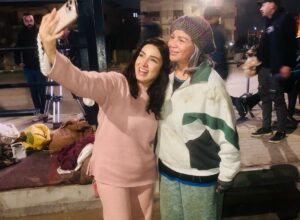 Elham Shahein Instagram - إنتظرونى اليوم كضيفة شرف بمشهد واحد فى الحلقه التانيه من مسلسل حسبة عمرى مع صديقتى الرائعه روجينا .. و من إخراج الصديقه مى ممدوح .. في موضوع يدافع عن حقوق المرأه على منصة  watch it و dmc .. ألف مبروك لكل فريق العمل أمام و وراء الكاميرا .. أتمنى لكم النجاح و التوفيق .
إلهام شاهين - Elham Shahin @rogenaofficial