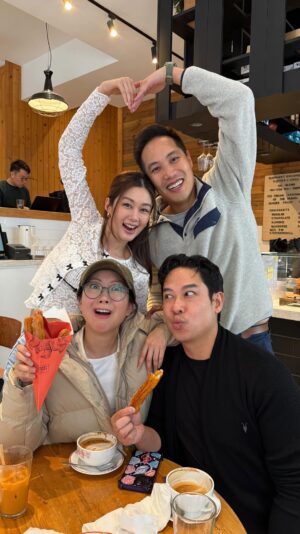 Eliza Sam Instagram - Two types of couples 🙃