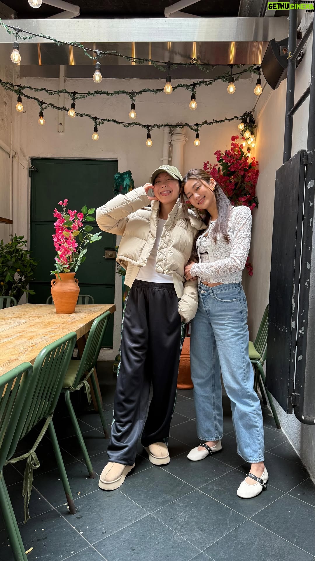 Eliza Sam - 24.9K Likes - When Asians try to pay 😭 #hongkong
Audio: @yahya.alhihi
