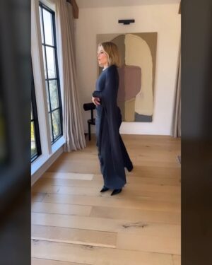 Elizabeth Banks Instagram - Sad to miss the Oscars this year, but at least I got to watch it from Toronto with Matthew Macfadyen. Highlight was Conan climbing out of Demi and we chose @halleberry as best dressed obviously.