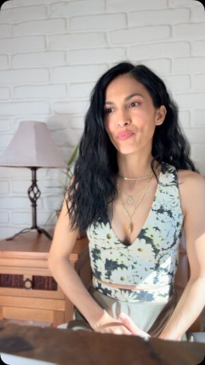 Elodie Yung Instagram - When you do press alone at 8am in your bedroom 😂☕️🌞 
TONIGHT is the Premiere of Season 4 of @cleaningladyfox and I’m so excited for you to discover this NEW CHAPTER 🔥 
Thanks @good_day_la 
Hair @kristinmariah24 
Marie up Colette Tolen 💕