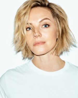 Eloise Mumford Instagram - 💭💭💭

talked all things CROSS, plus some other ☕️ with @storyandrain. link in stories...

Hair/makeup: @kimberlybragalone 
Photographer: @mrusch 
@crossonprime