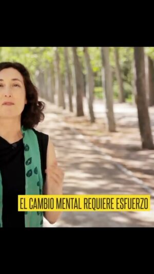 Elsa Punset Instagram - Nuestro cerebro es un maestro del cambio. Hasta hace poco, pensábamos que era una estructura fija, pero hoy sabemos que es plástico, flexible y capaz de reinventarse a cualquier edad. Aprendemos y desaprendemos constantemente, remodelando nuestras conexiones neuronales con cada experiencia. No estamos condenados a ser siempre los mismos: podemos transformarnos.