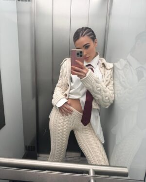 Elvana Gjata Instagram - Zemra plot qellime t’mira