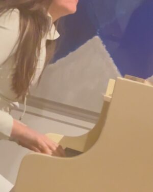 Elvana Gjata Instagram - Zemra plot qellime t’mira