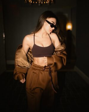 Elvana Gjata Instagram - 🤎