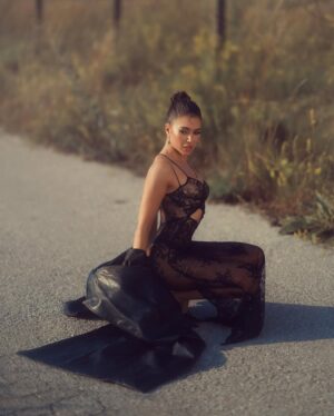 Elvana Gjata Instagram - NIHNA 
@andidecani 📸
