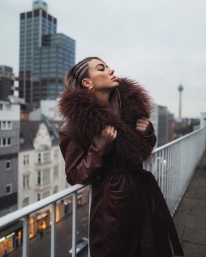 Elvana Gjata Instagram - Zemra plot qellime t’mira