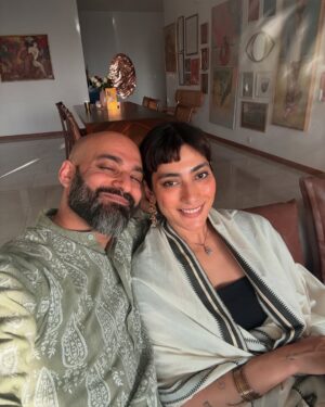 Eman Suleman Instagram - Eid day 2 with @meheksaeed and @aaymaar 🤍
friends like family @snaqvi @hashimali90 @sdaniyalhasan  @sanaayasirr