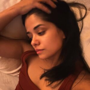 Emilia Ceballos Instagram - Esta semana grabé, soñé, creé, amé y también me vacié.
No todo se ve, pero todo me habita.
Agradezco lo vivido, lo sentido… y lo que sigue.
Buenas noches, desde el corazón