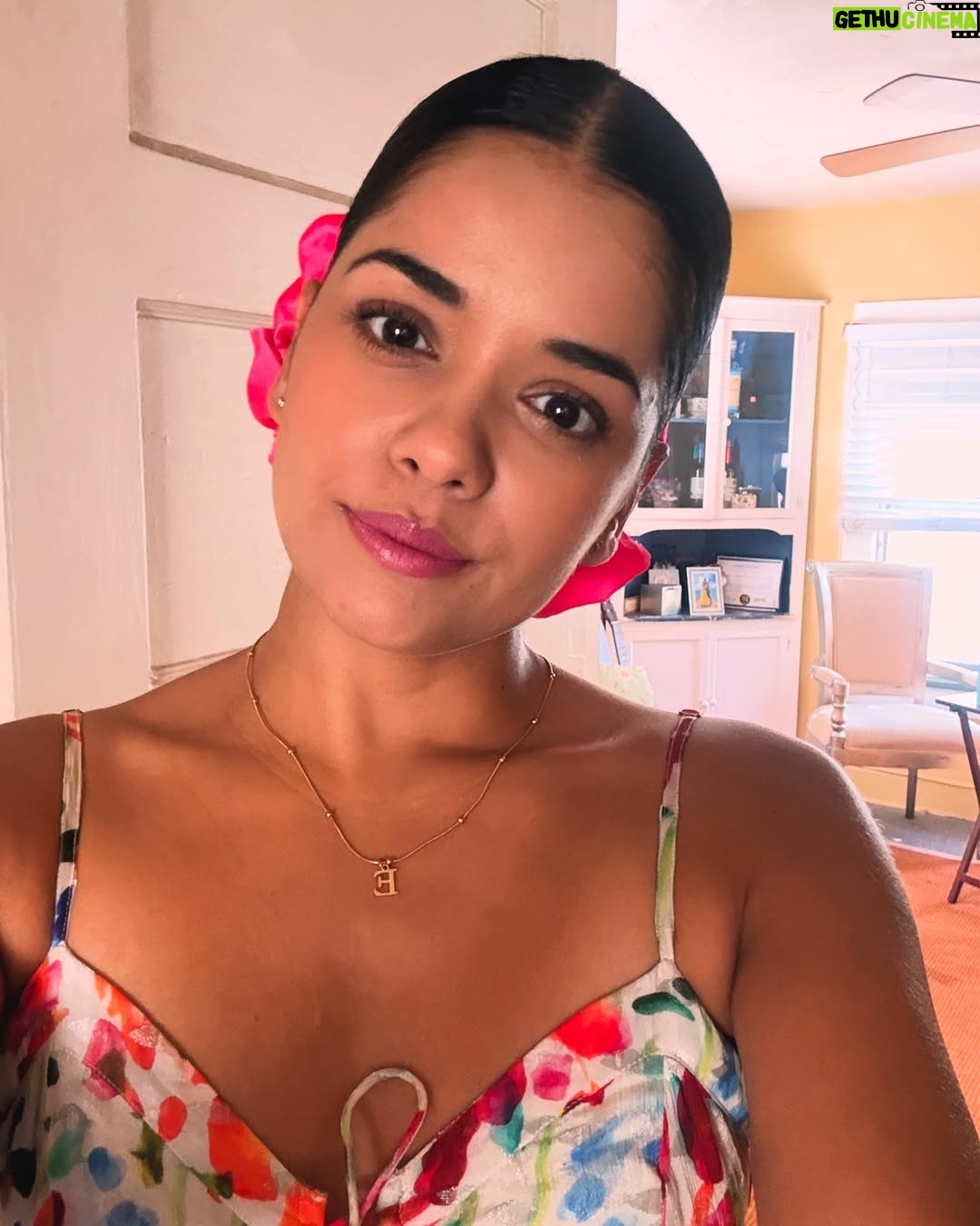 Emilia Ceballos - 1.8K Likes - “Nada en nosotros es casualidad: somos intención, brillo y propósito. Estar alineados con todo lo que merecemos”
Estamos listos para lo que viene !
Feliz lunes !
#actress #life #energy #love #acting #natural