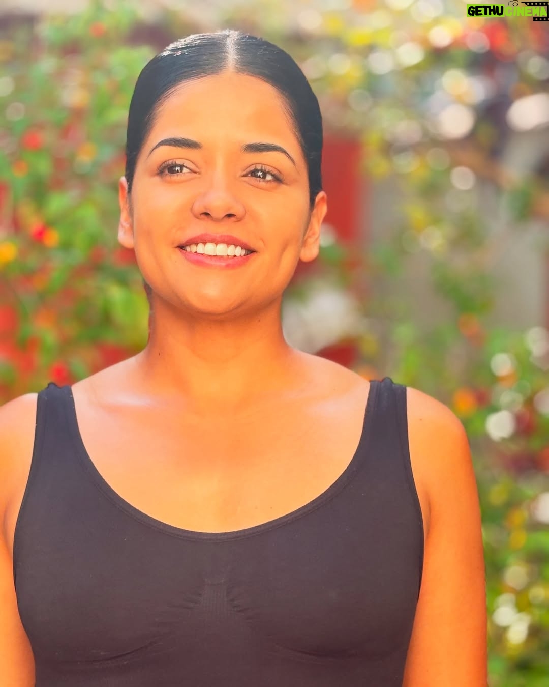 Emilia Ceballos - 1.1K Likes - La gran Victoria de tener salud !
Bonito viernes santo mi gente !
Pd: por este lado de la casa hacemos ejercicio 🙏