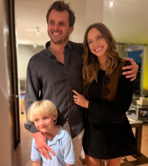 Emilia Daiber Instagram - 1. Más de 6 meses 🤰 y el tiempo ha pasado volando 🫶🏽 !! 
2. Entre celebraciones y tiempo en familia 
3. Mucha expectativa por parte de mis sobrinos respecto al sexo de la guagua, hasta a la clínica me acompañaron para enterarse antes que el resto 😂
4. Cara de alta concentración en las ecografías 
5. Hace 6 años esperando a Balti con 9 meses de embarazo (que nostalgia!!) 

Y queda cada vez menos para conocerte a ti Ferrán ❤️ 
@axelreichh 

Gracias por el cariño y los lindos deseos siempre!! 🤍
