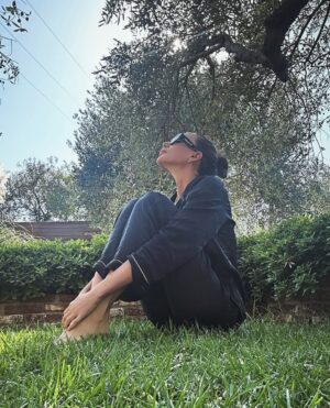 Emina Jahović Instagram - “Some old-fashioned things like fresh air and sunshine are hard to beat.” ☀️💫
Good Morning, beautiful people:)
