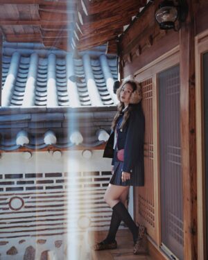 Emma Wu Instagram - 不敢相信這是我們的民宿吧🏠
不敢相信妝髮是我吧🙋🏼‍♀️
不敢相信還有照片吧🎞️📷❤️
#想知道民宿打🏠🏠🏠
#想知道妝髮費用打🙋🏼‍♀️🙋🏼‍♀️🙋🏼‍♀️
#想知道還有多少照片打📷📷📷

@sandroparis
@majeparis
