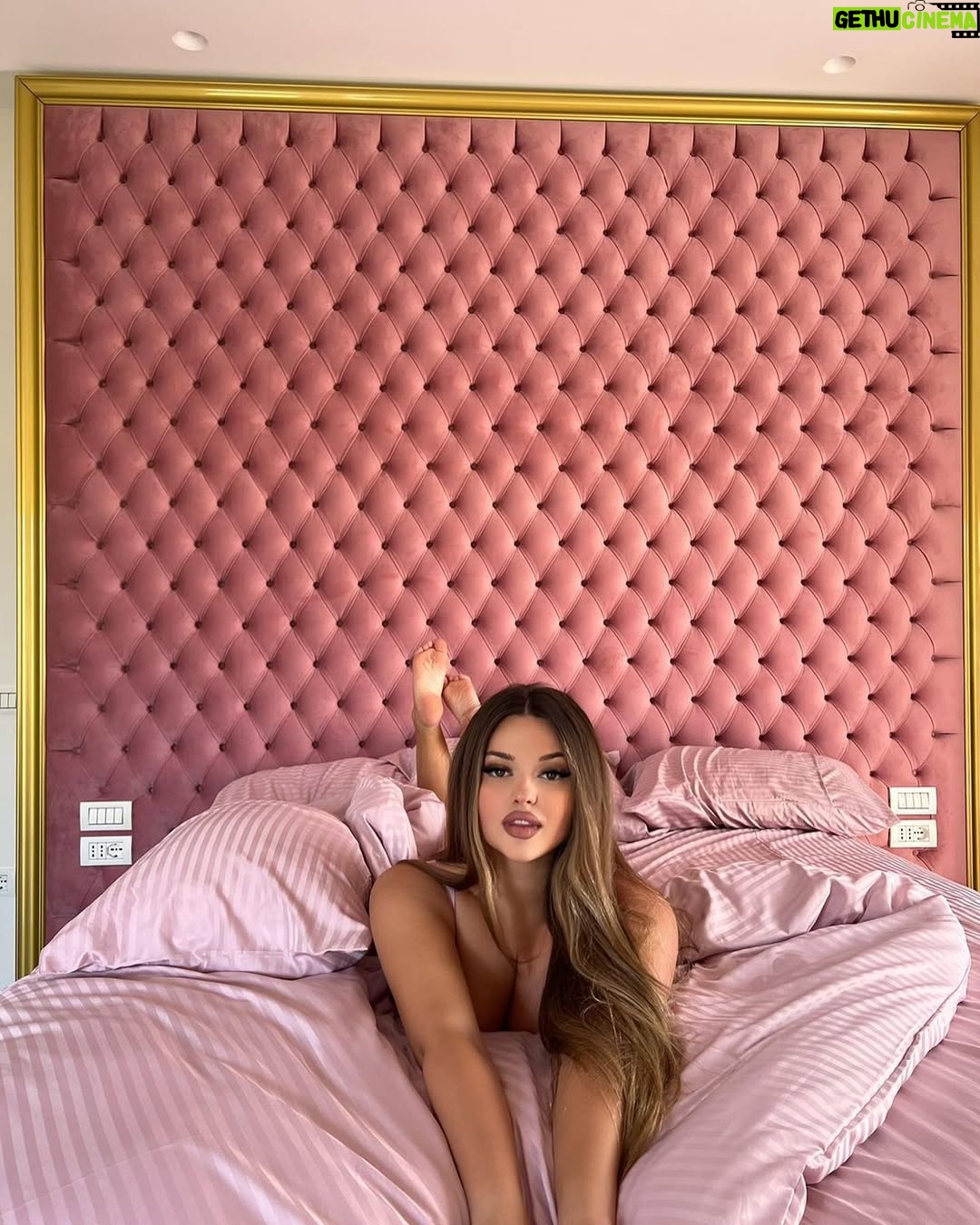 Enca - 101.3K Likes - Home sweet home💓 Your fav pic 1-2-3-4?