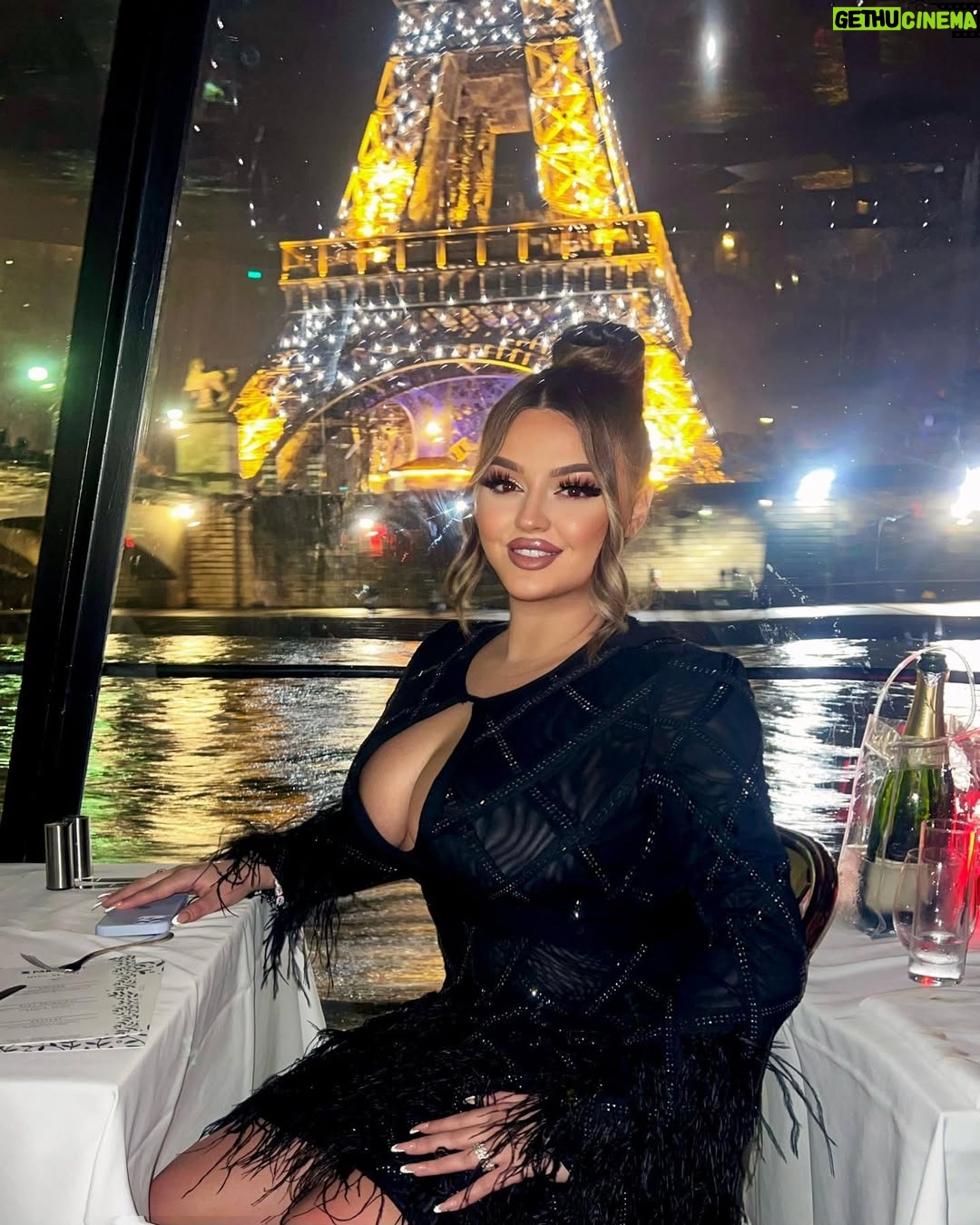 Enca - 85.2K Likes - Cheers to becoming the best version of ourselves & always making ourselves happy 😍🥂Ps. This Cruise Dinner on Seine was amazing!