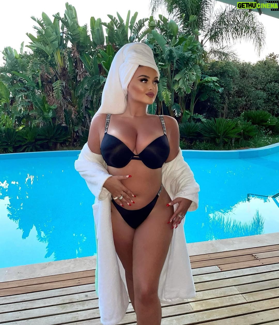 Enca - 79.8K Likes - I am blessed & grateful 🙏🏻🥰