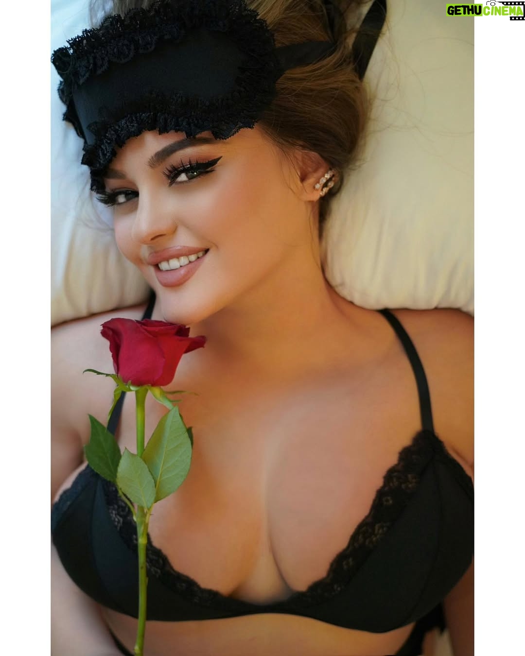 Enca - 87.1K Likes - The Princess woke up 😇🌹