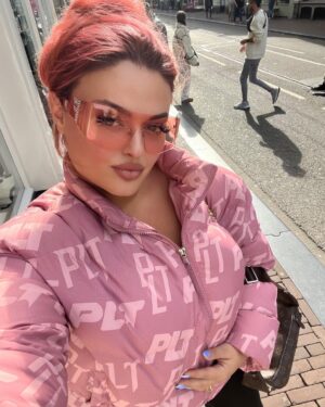 Enca Instagram - Si shkon ajo kenga? N’Amsterdam me …, n’Tiran me dashni? 😉🥰