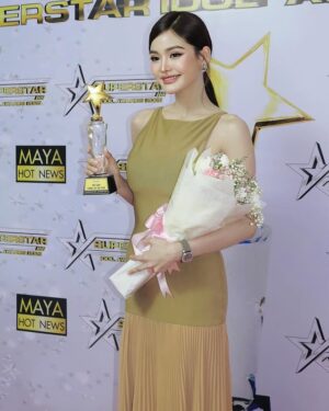 Engfa Waraha Instagram - HOT STAR FEMALE OF THE YEAR 🏆🤍
Thank you so much ka🥹