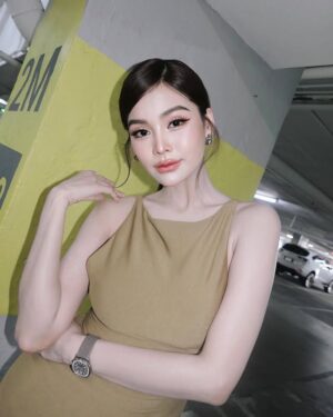 Engfa Waraha Instagram - HOT STAR FEMALE OF THE YEAR 🏆🤍
Thank you so much ka🥹