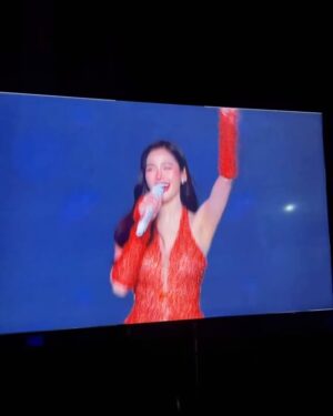 Engfa Waraha Instagram - ไม่ได้อยากเป็นคนสวย  อยากเป็นคนถูกหวยมากกว่า ❤️🖤
