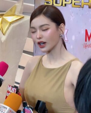 Engfa Waraha Instagram - HOT STAR FEMALE OF THE YEAR 🏆🤍
Thank you so much ka🥹