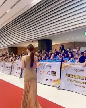 Engfa Waraha Instagram - HOT STAR FEMALE OF THE YEAR 🏆🤍
Thank you so much ka🥹