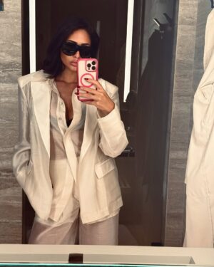 Enjy Kiwan Instagram - Thank you @hm for this wonderful time #latakeover